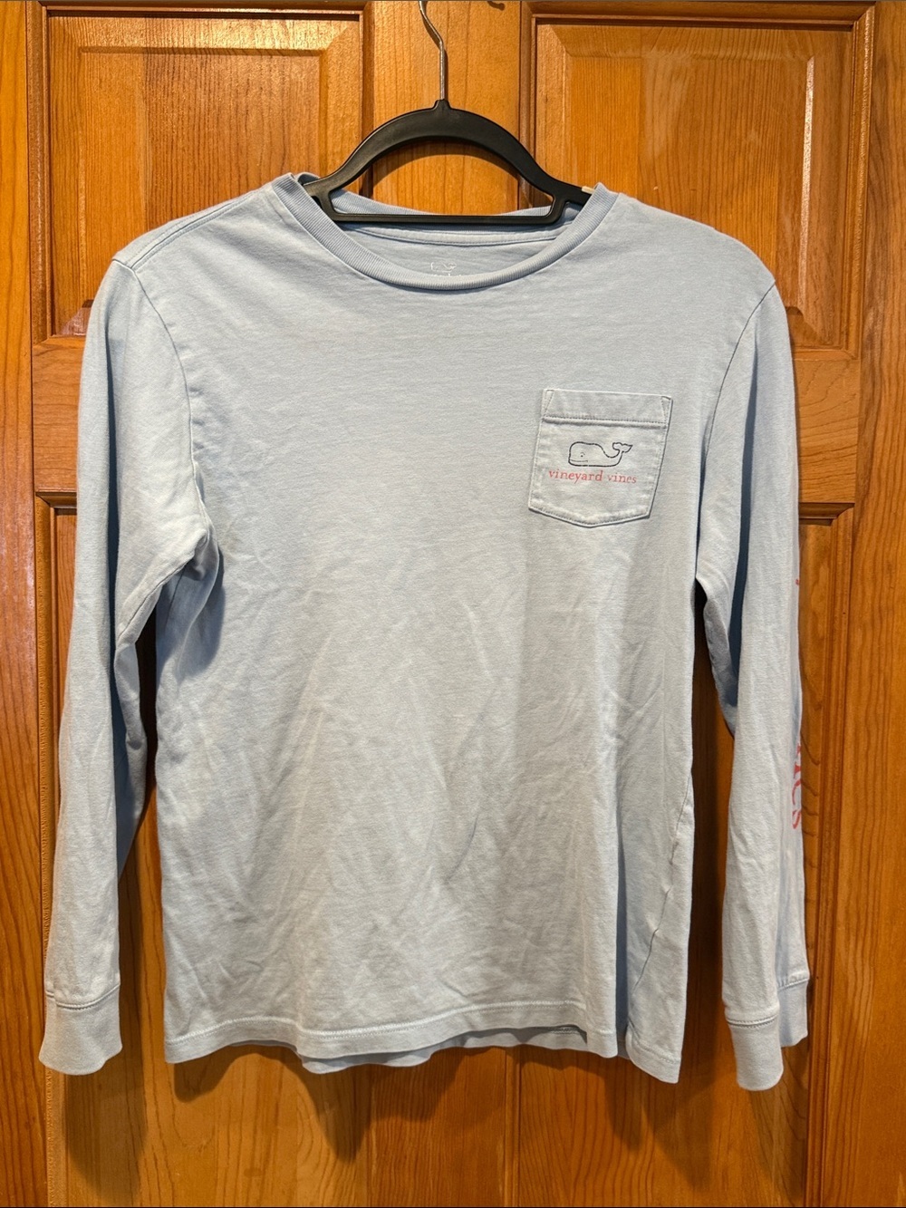 Vineyard vines  blue whale long sleeve crew neck shirt size medium (12/14).